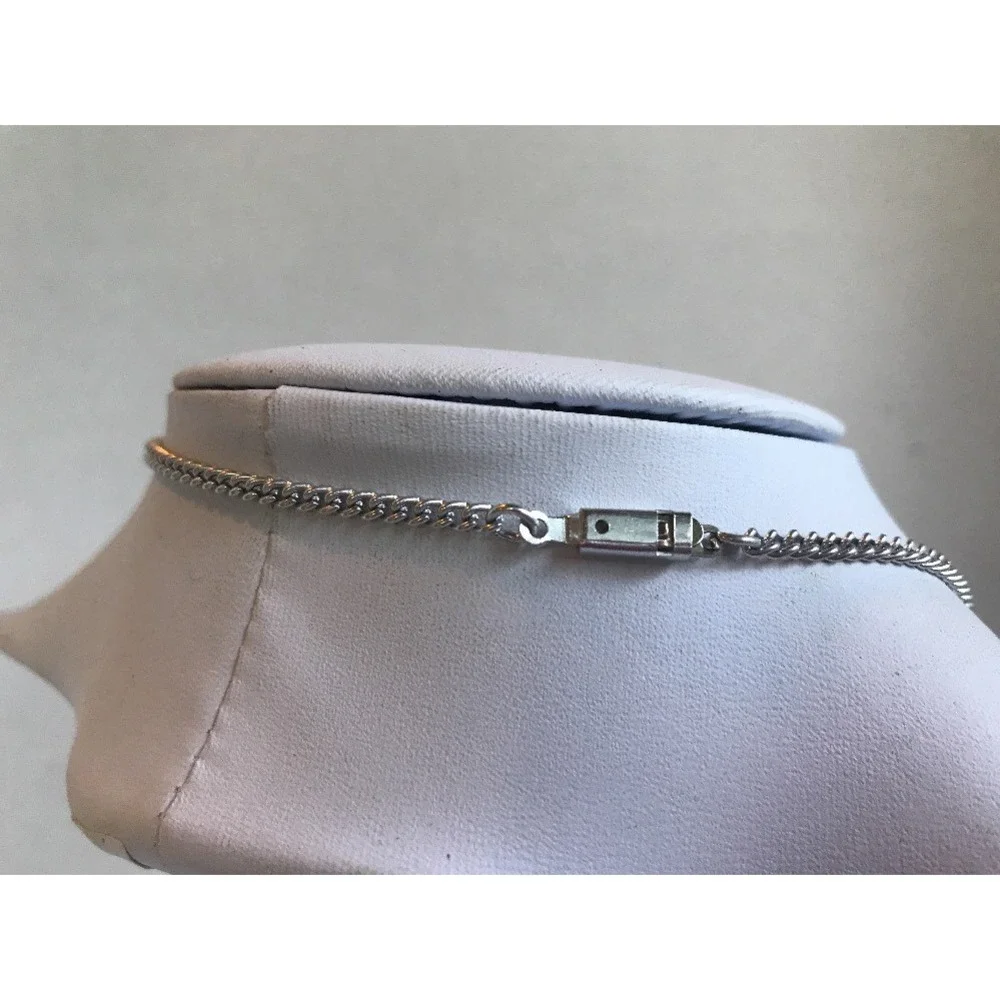The Unbranded Brand 28 tone